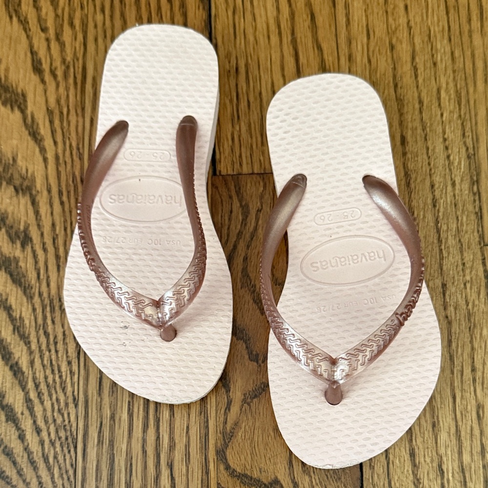 Girls HAVAIANAS Light Pink Flip Flops Size 25-26 (8)